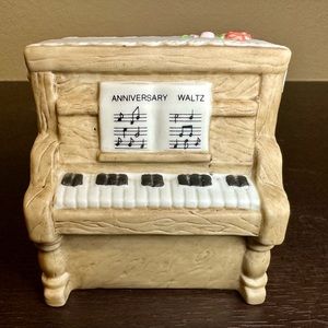 Vintage Music Box | Upright Piano | Plays Anniversary Waltz